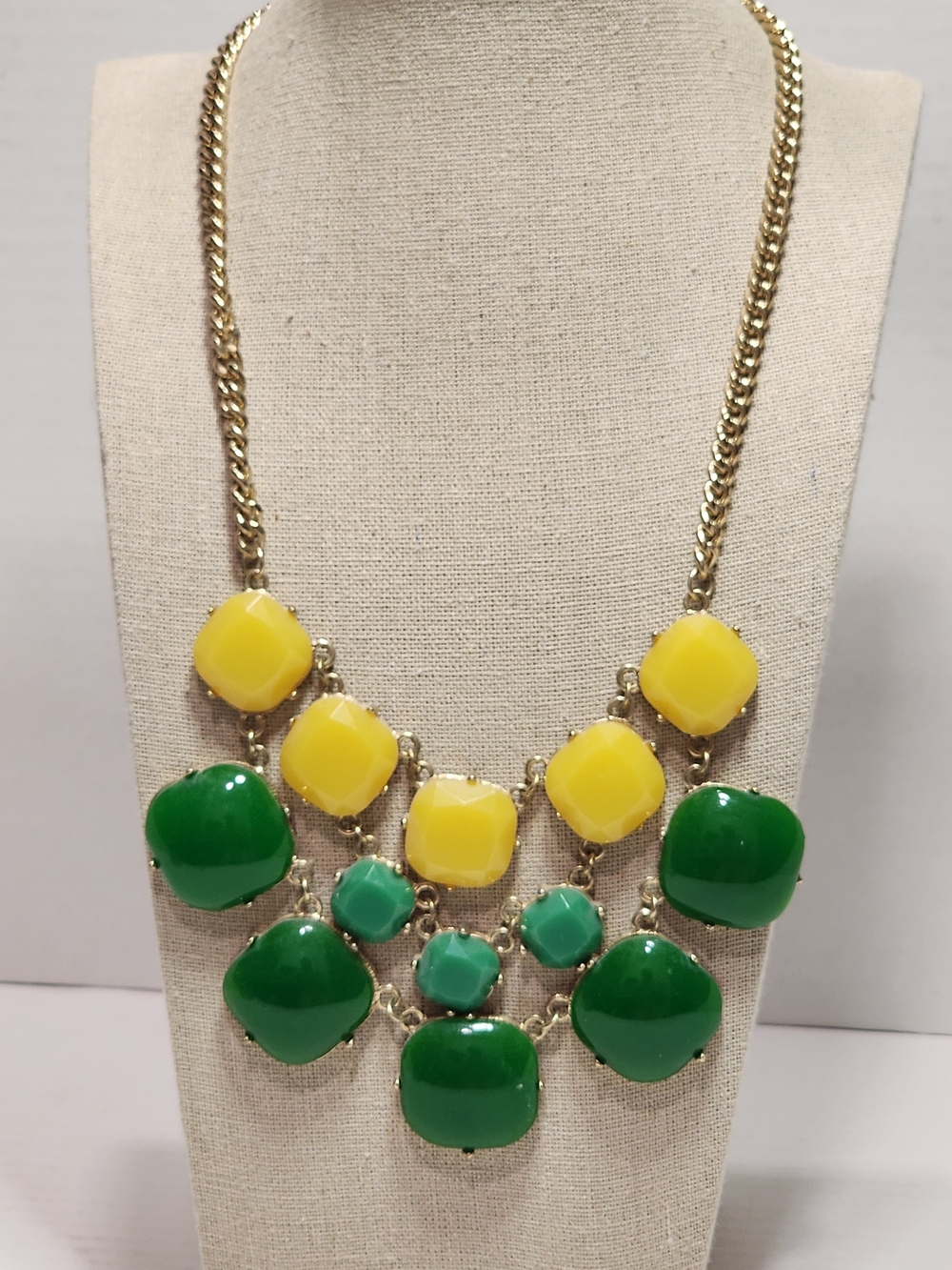 Vintage Chunky Green Faceted Lucite Large Stone Bling Necklace Choker Statement